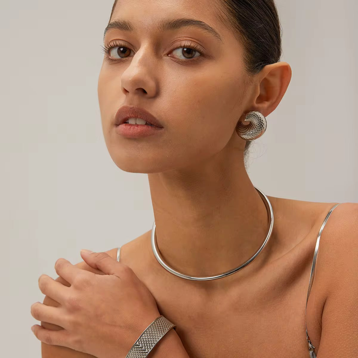 Nora Thin